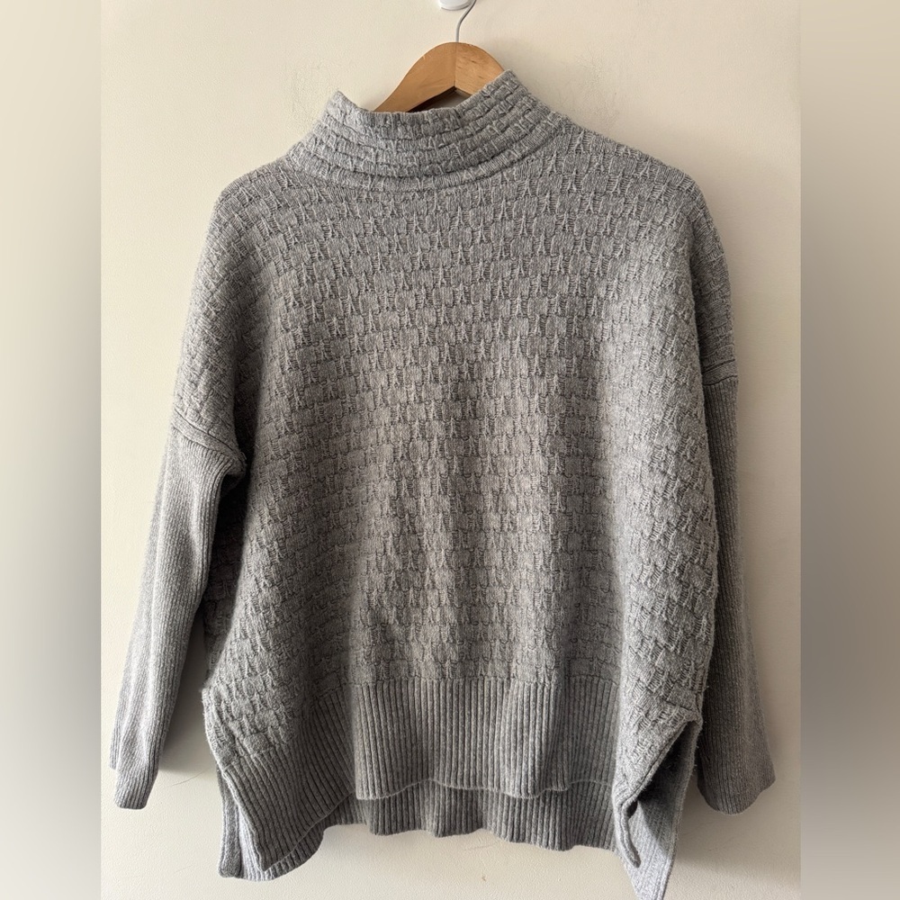 Vince Camuto Women's Grey Knit Oversized Sweater‎